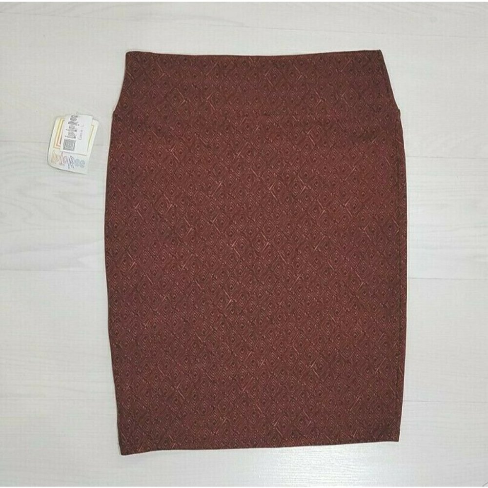 Lularoe Cassie - Size L - Red Pattern